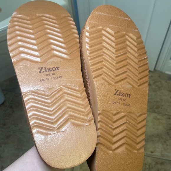 Men’s Cozy Brown Slippers with Faux Fur Lining - Picture 4 of 6